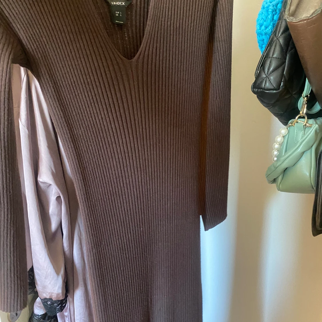 Brun stickad långklänning - 91