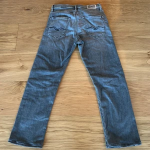 Äkta Replay jeans  - Dom är använda 2 gånger bra skick. 
