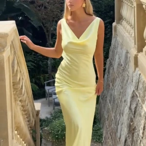 Balklänning - Sprillans ny balklänning från pepermayo, ej genomskinlig! Gick ej att skicka tillbaka.   Priset kan diskuteras.