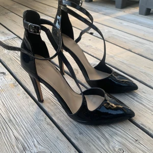 Klackar - Skitsnygga och coola klackar som tyvärr inte kommer till användning❤️