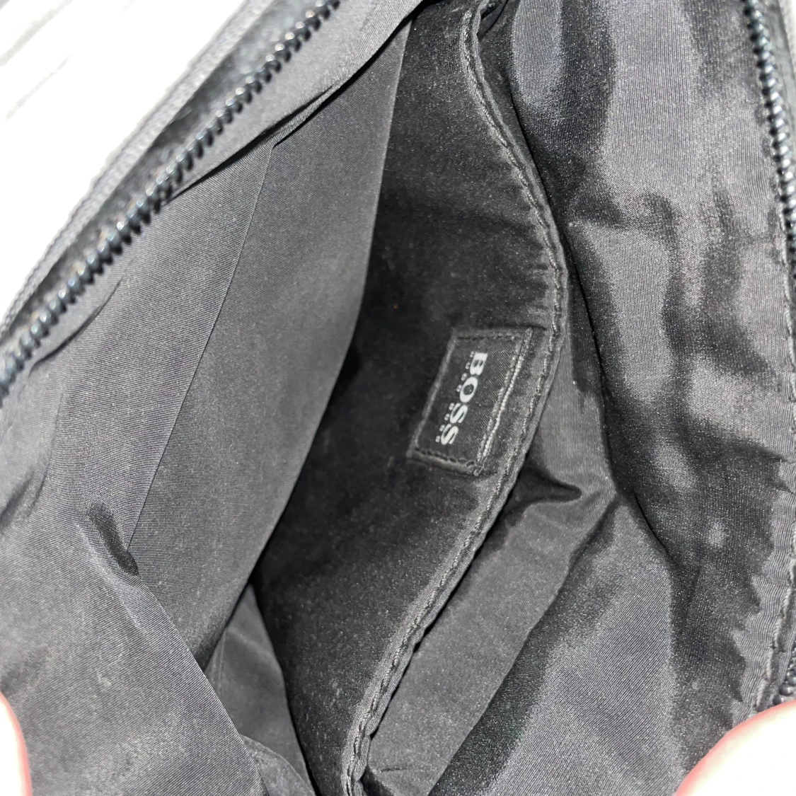 Hugo boss väska - 90