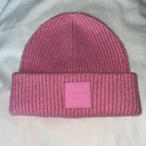 Mössa - Använd väldigt fåtal gånger, väldigt bra skick💞