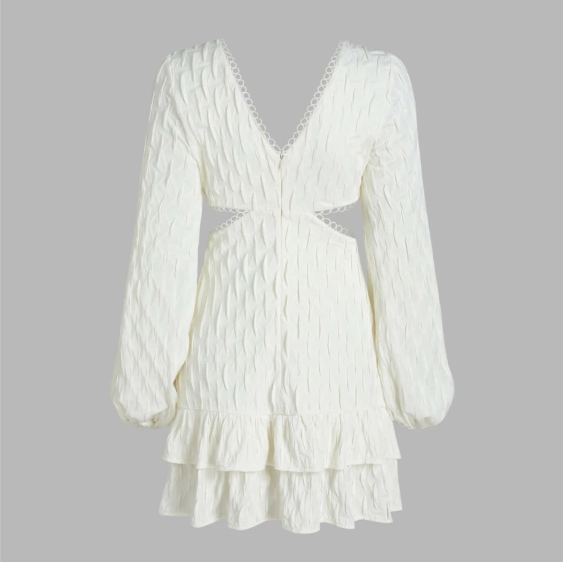 Vit klänning med detaljer  - 91