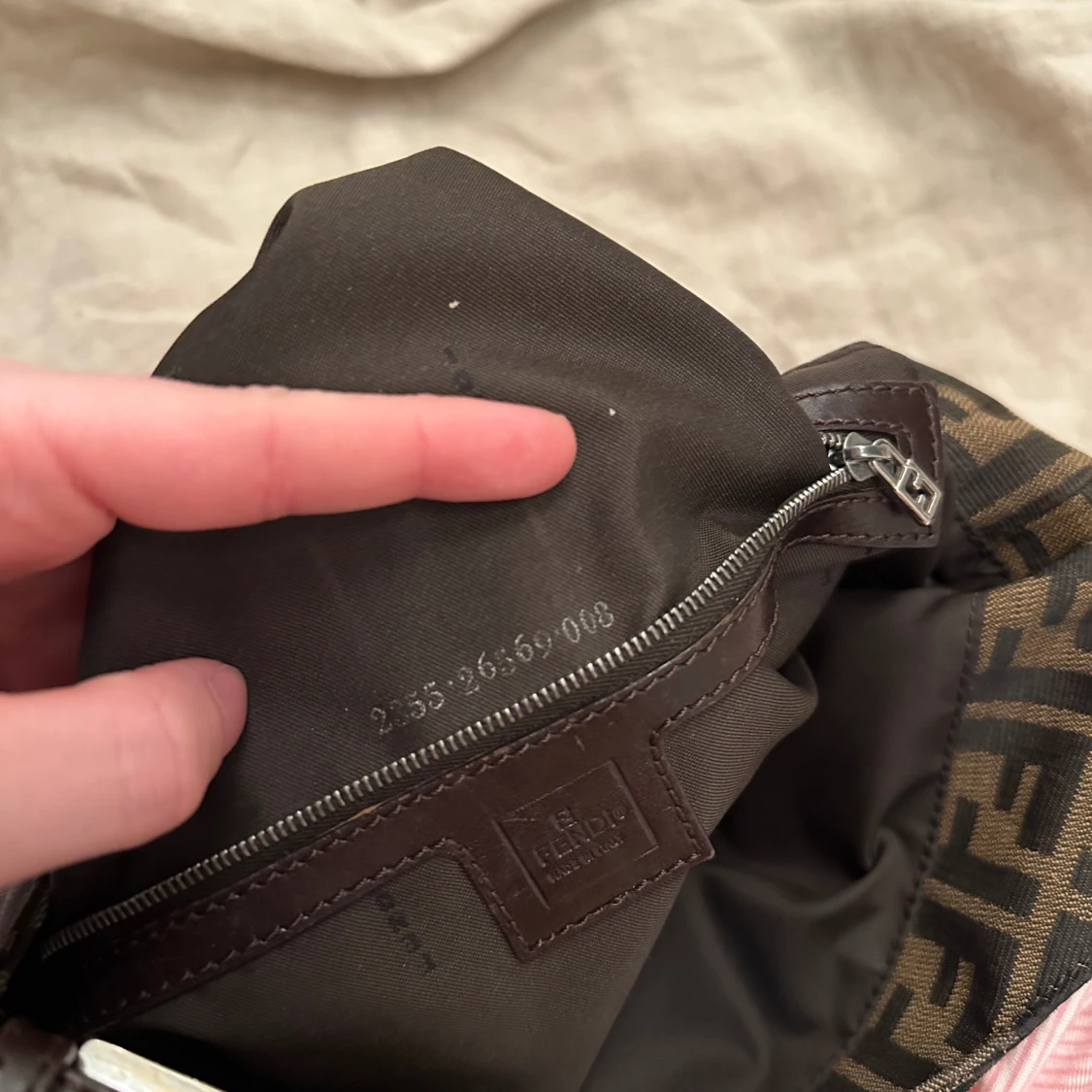 Fendi väska - 93