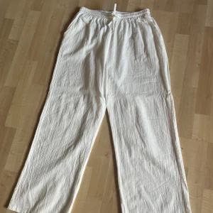 Linnebyxor - Säljer linnebyxor eftersom jag behöver rensa i min garderob 