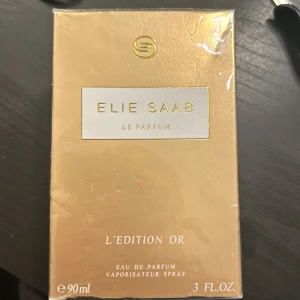 Oöppnad parfym Elie Saab - Säljer en oöppnad parfym från Elie Saab.
