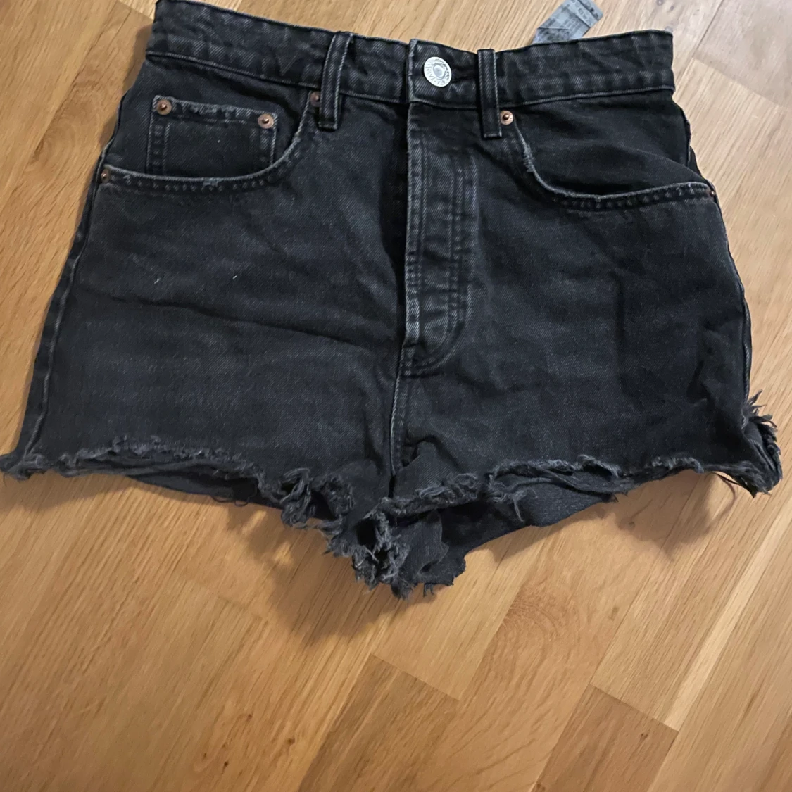 Svarta jeansshorts zara
