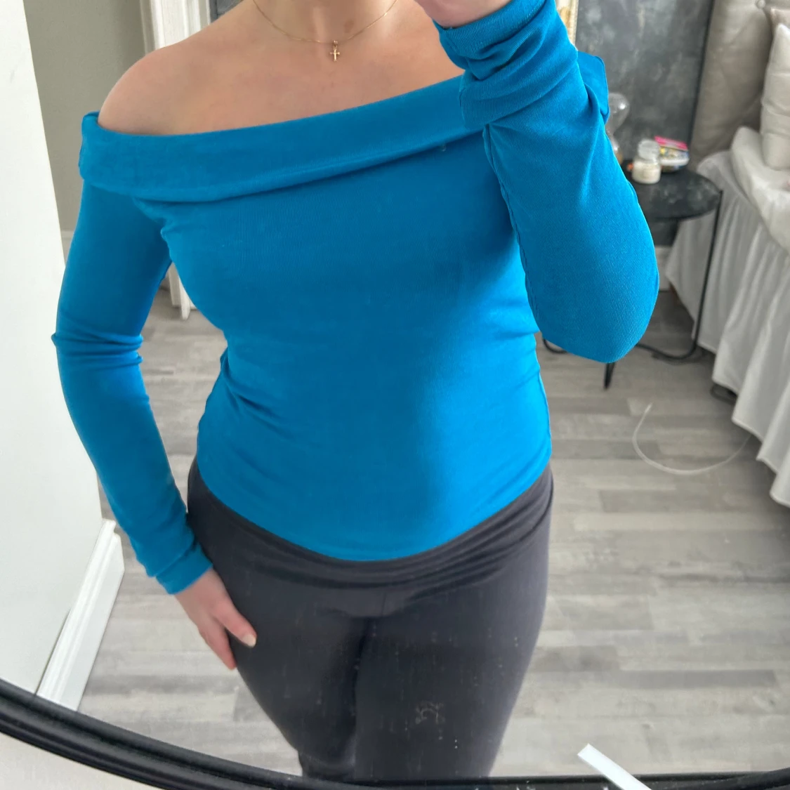 Off shoulder top - 91