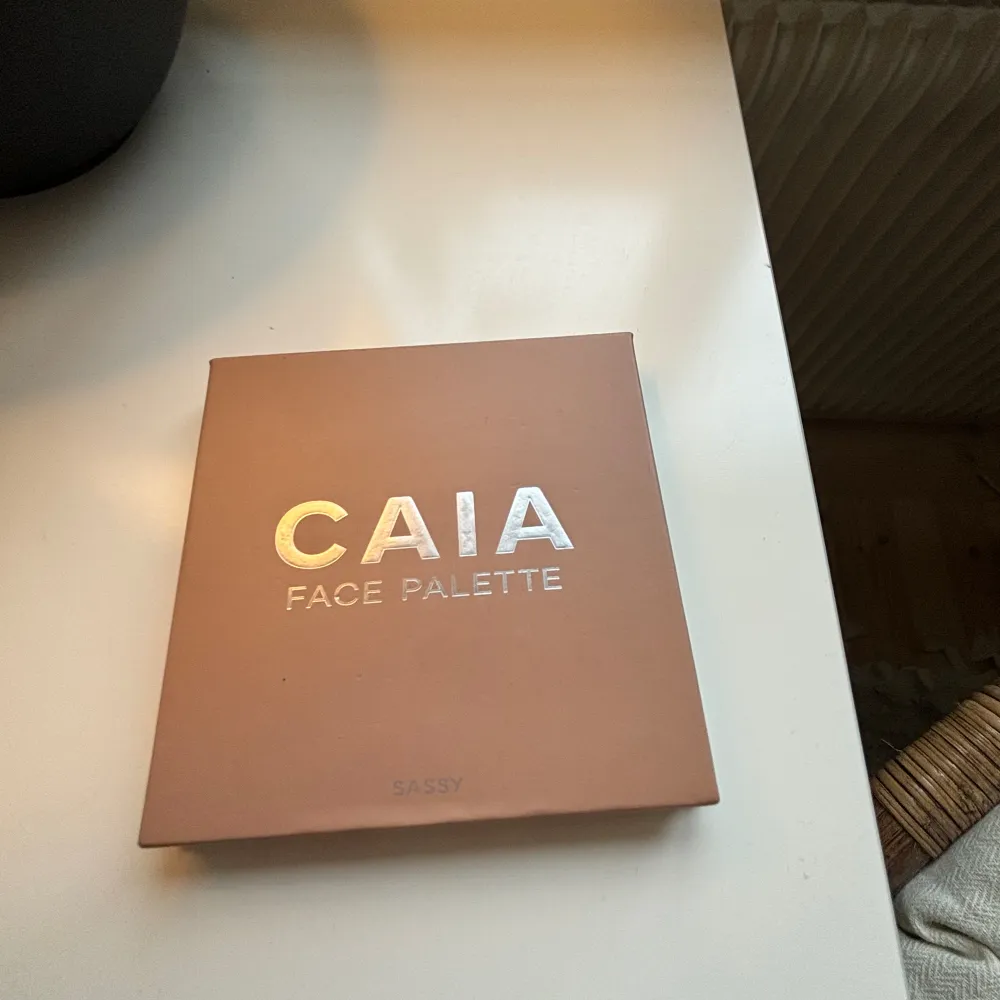 Söker nån som vill byta denna mot caias classy palette❤️. Skönhet.