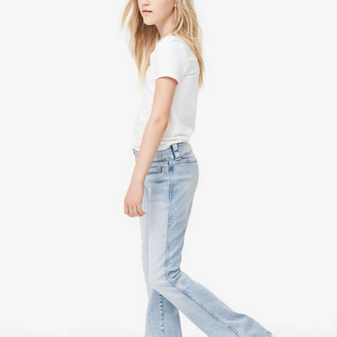 Jag säljer ett  par super snygga jeans från hm i storlek 170(14Y+) - 91