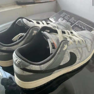 Nike Dunk Low ”Copy/Paste” - Tjena! Säljer mina Nike dunk low, kom pm vid frågor! 
