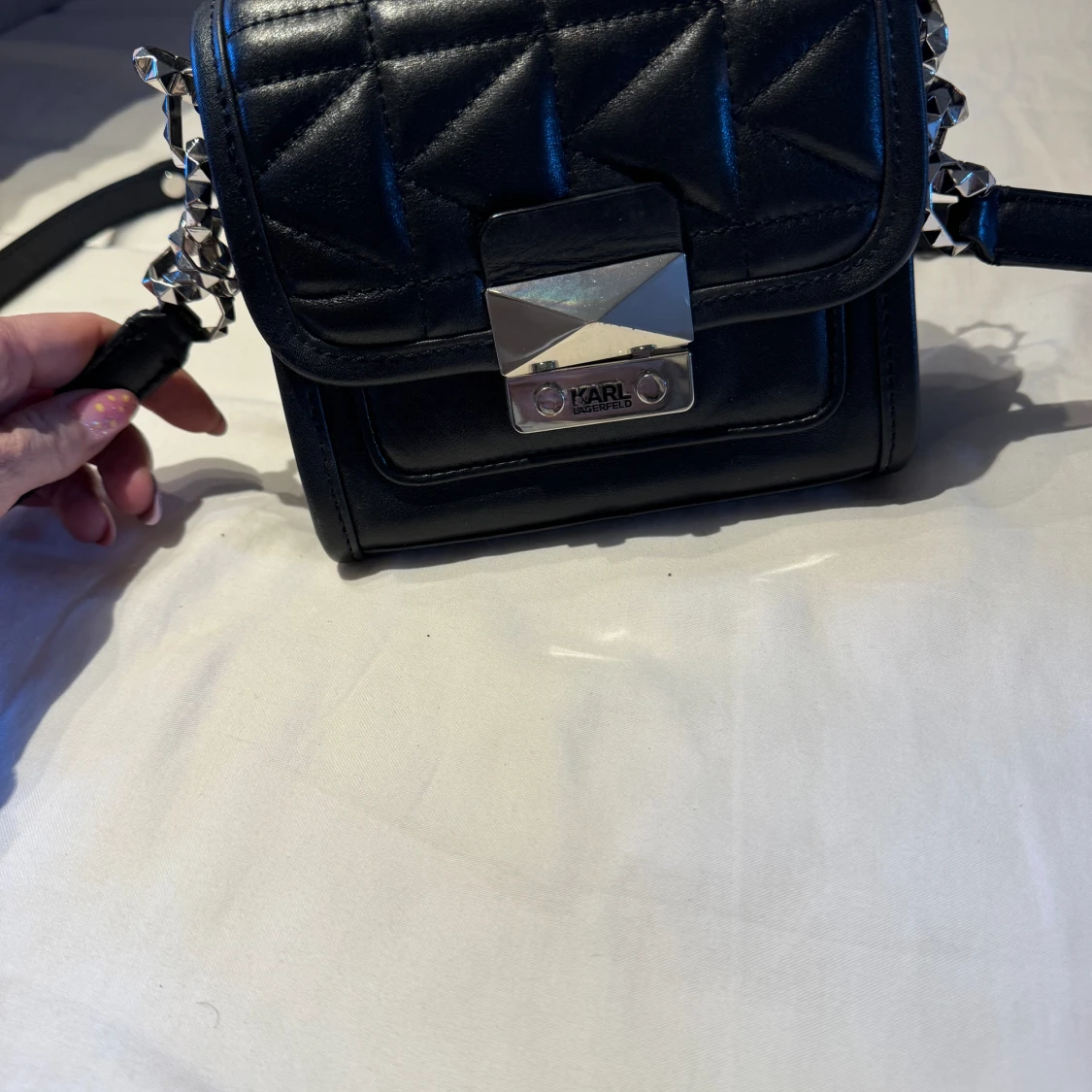 Karl Lagerfeld väska svart - 90