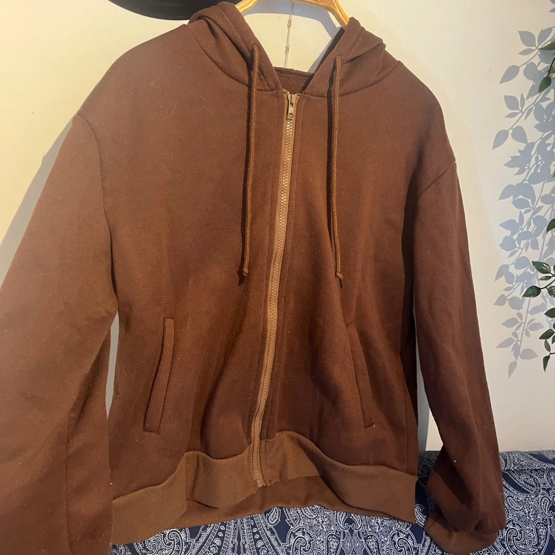 Brun zip up hoodie