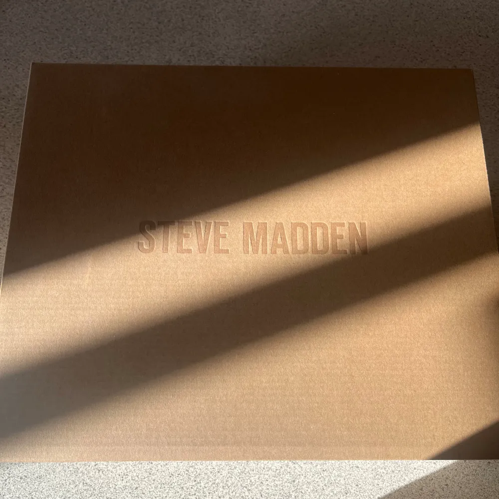 Steve Madden skor, endast testade i butik! Färgen är Lavender.  Inköpta för 1149kr. Storlek 40.. Skor.