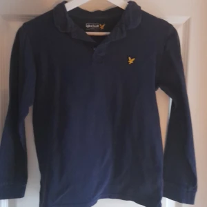 Lyle scott tröja - Jätte bra skick, har använt den 3 gånger men den va lite för liten för mig 