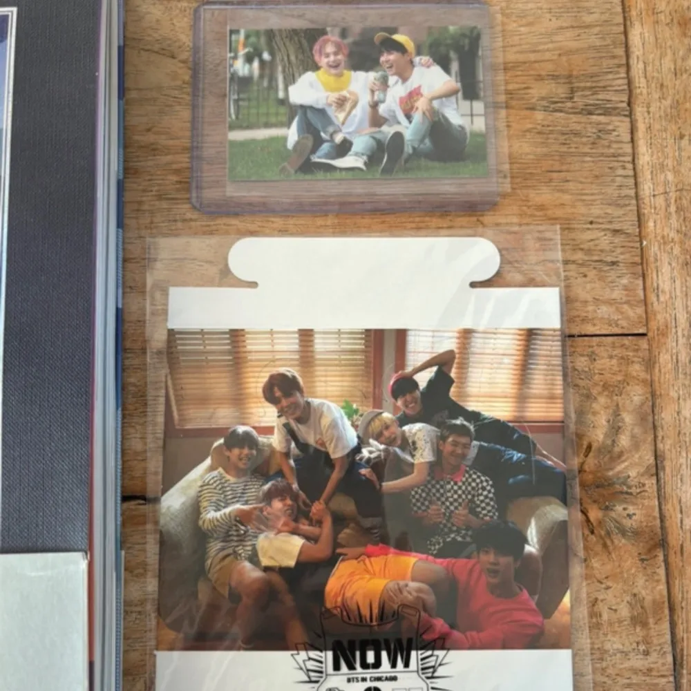 This rare album was purchased back in 2015, still in good condition, minor signs of wear in corners. Includes rare photo card of Suga + J-Hope. Photo card and album will not be sold separately.  Condition:Good. Övrigt.