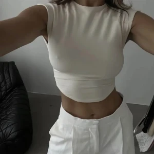 Donna topp avora  - Superfin topp från Avora💕använd fåtal gånger så i bra skick💕stl s 