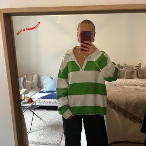 Rugbytröja från NA-KD  - Rugbytröja från NA-KD.