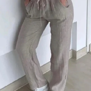 Linnebyxor - Linnebyxor från Design By si. Storlek xs/s normal längd. Npgot skynkliga men annars bra skick