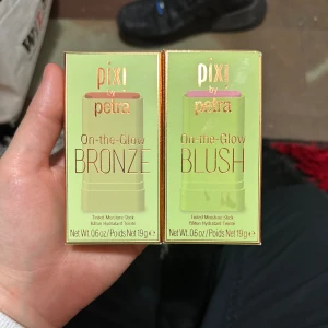 PIXI blush och bronzer - Båda är oanvända! En st för 150kr båda för 399kr💕
