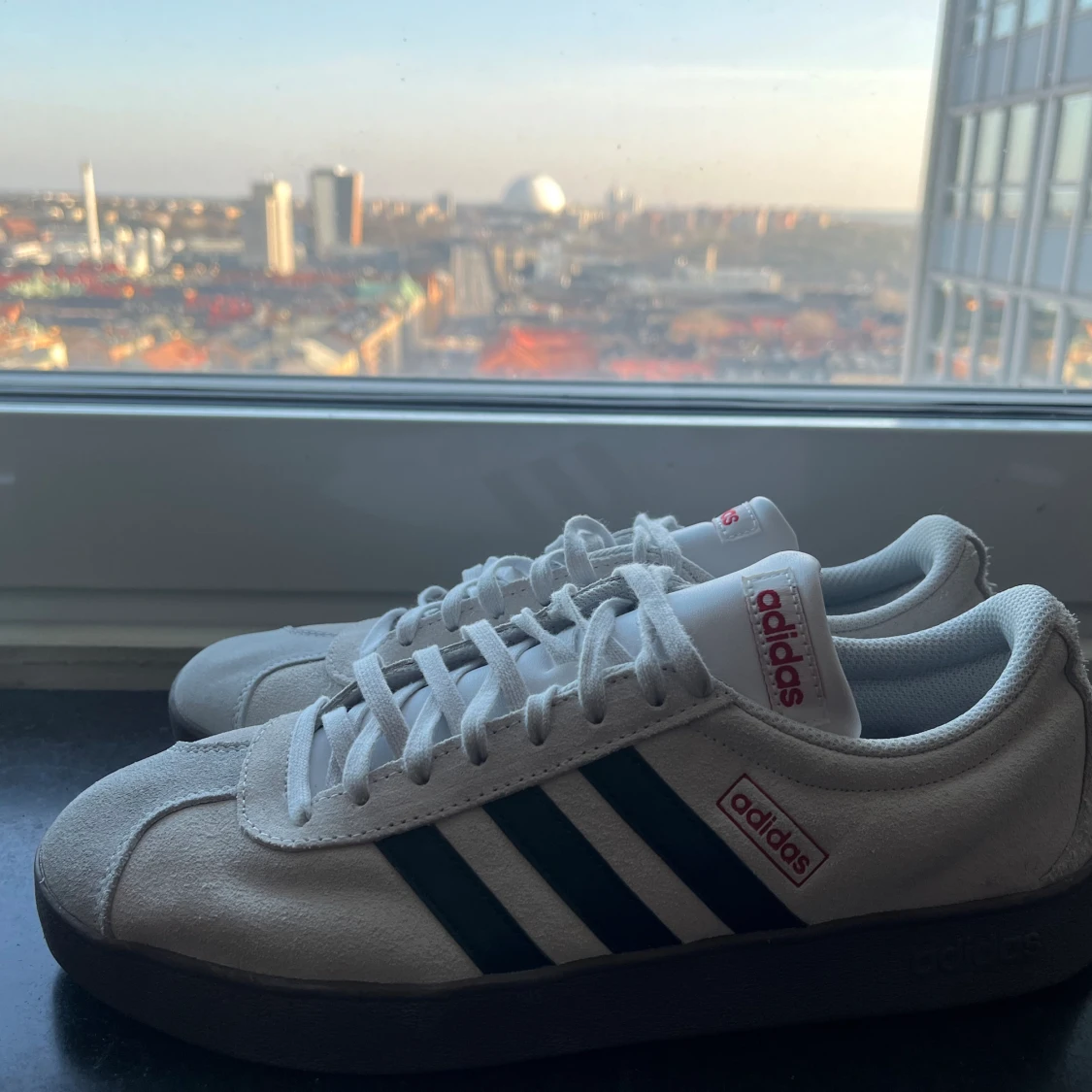 Adidas 44