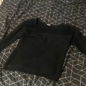jätte fin stickad tröja från Vero moda, den är i Xs!
