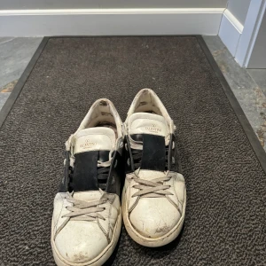 Valentino open - Tjena säljer nu ett par valentino open  Skick 5/10 