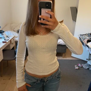 Topp - Säljer denna super söta topp, super fin och mycket bra skick 💕