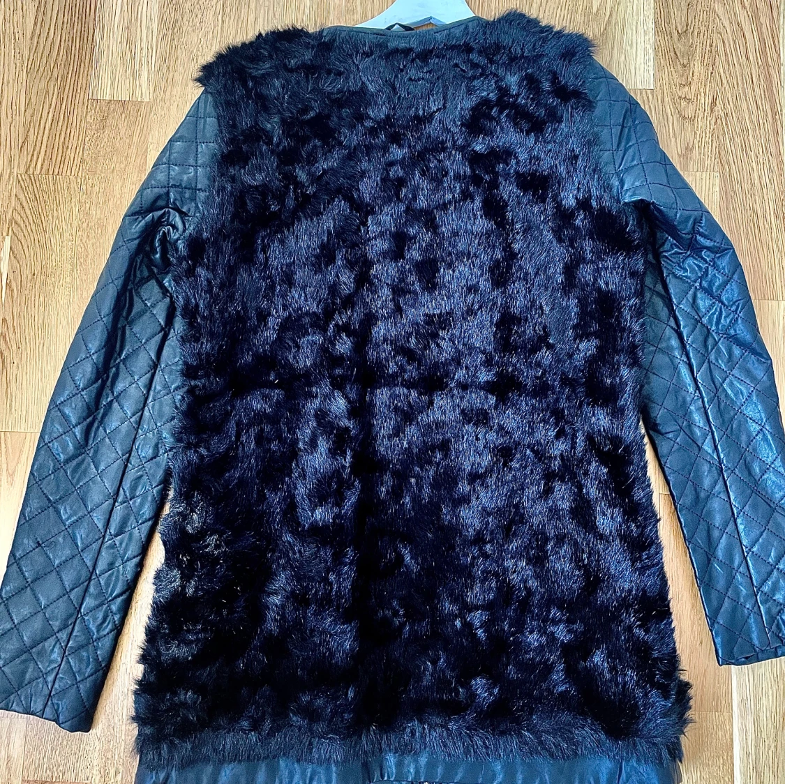 Skinnjacka med fuskpäls  - 90