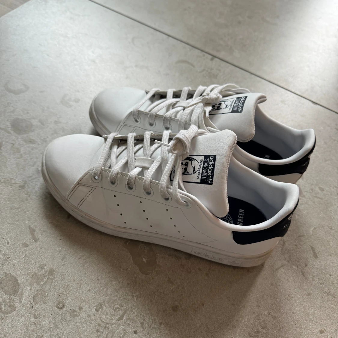 Stan Smith  - 90