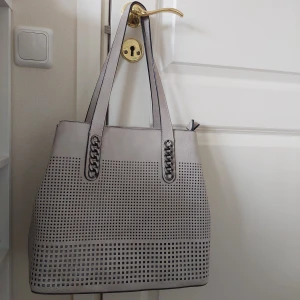 Fin väska, använd 1 gång bara - Fin väska  32×35cm