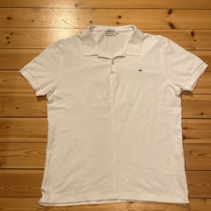 J.Lindberg piké  - En mycket fin Piké från J. Lindberg. Storlek M men passar även bra till S