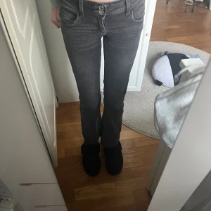 Gina jeans - Fina gina jeans som tyvärr är försmå!