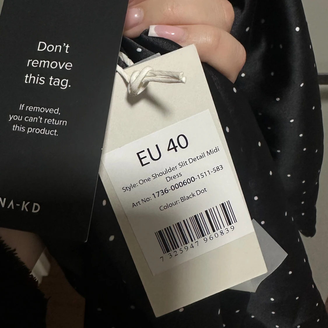 Två likadana klänningar från NA-KD - 91