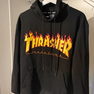 Trasher hoodie  - Säljs i befintligt skick