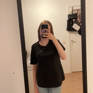 Svart puma T-shirt - Svart puma t-shirt 
