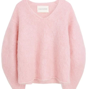 Marlene Birger tröja  - Intressekonll på min rosa by Malene Birger tröja! Köpte höstas men har tyvärr inte kommit till användning då jag inte passar i rosa. Helt nyskick med lappar kvar. Skriv för egna bilder. Nypris 4900kr! KAN TÄNKA MIG GÅ NER I PRIS VID SNABBT KÖP!!❤️