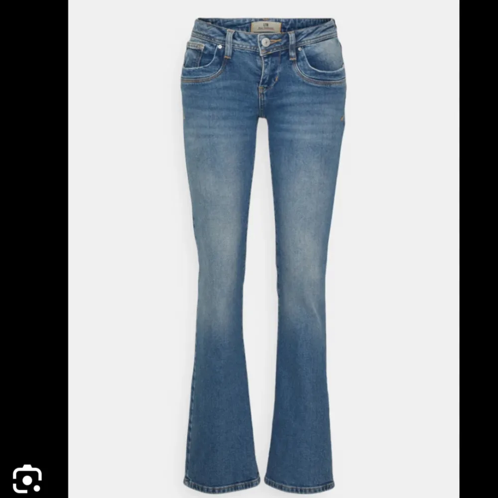 Säljer mina ltb jeans eftersom de inte kommer till användning, jättefina och slutsålda på zalando, kom privat för egna bilder❤️❤️De är i nyskick då de endast är använde fåtal gånger (lånad bild). Jeans & Byxor.