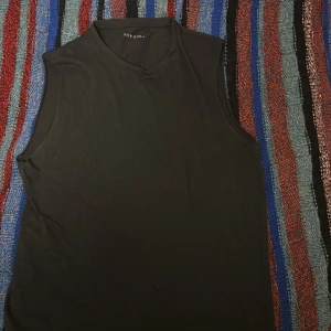 Skönt svart linne - Storlek M, märke Pier One