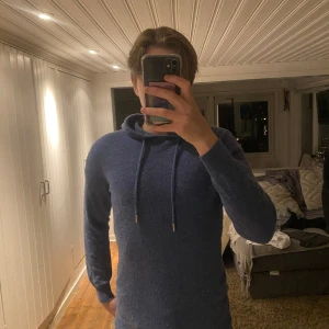 Kashmir tröja - Hej säljer nu en fin Kashmir tröja, sparsamt använd och i fint skick, kontakta mig vid funderingar 