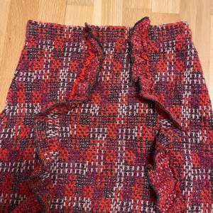 Jättefin kort kjol från zara storlek S/36
