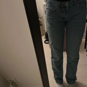 Janse  - Ett par jeans från lager 157 ny pris 400 Använt 2-3 gånger de är även i low waist  Och har inga skador skriv för fler bilder eller pris förslag 