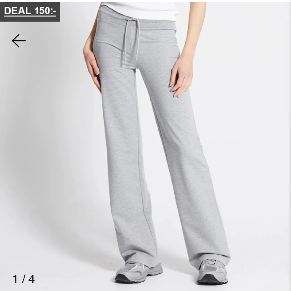 Säljer mina lågmidjade mjukisar från lager 157 för de är tyvärr för små❣️helt slutsålda! Innerbenslängd 80cm💕Aldrig använda, skriv om ni har frågor🥰 . Jeans & Byxor.