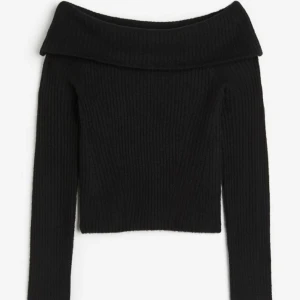 Off shoulder topp - Trendig off shoulder topp från h&m. Skulle säga att den passar som xs-m
