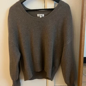 Soft Goat tröja - Brun soft Goat tröja lite off shoulder knappt använd