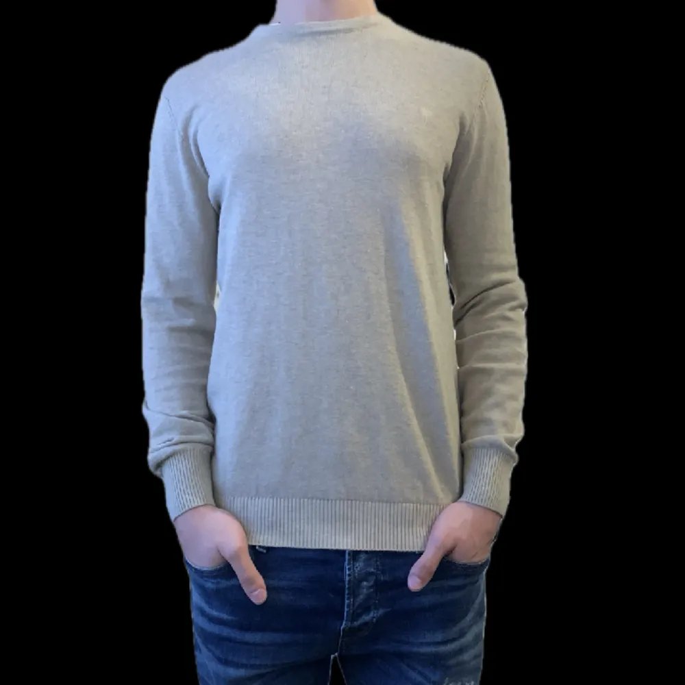 Säljer nu denna sweatshirt ifrån bruun stengade i väldigt bra skick. Storlek S.. Tröjor & Koftor.