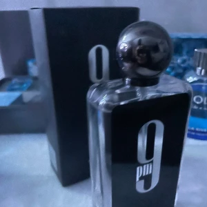 Afnan 9pm parfym  - Riktigt bra luktande parfym för ett Biligt pris. Har används i några månader 