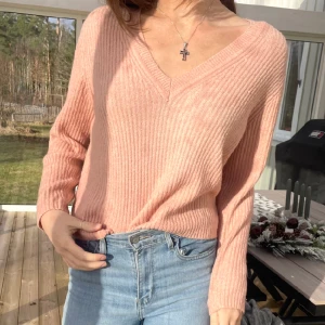 rosa tröja - Jättefin rosa tröja nu till alla hjärtans dag 🩷
