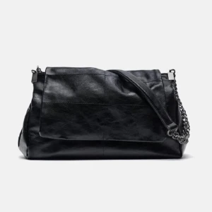 Väska  - Säljer min zara väska då den inte kommer till användning längre, inga defekter💗 nypris 399