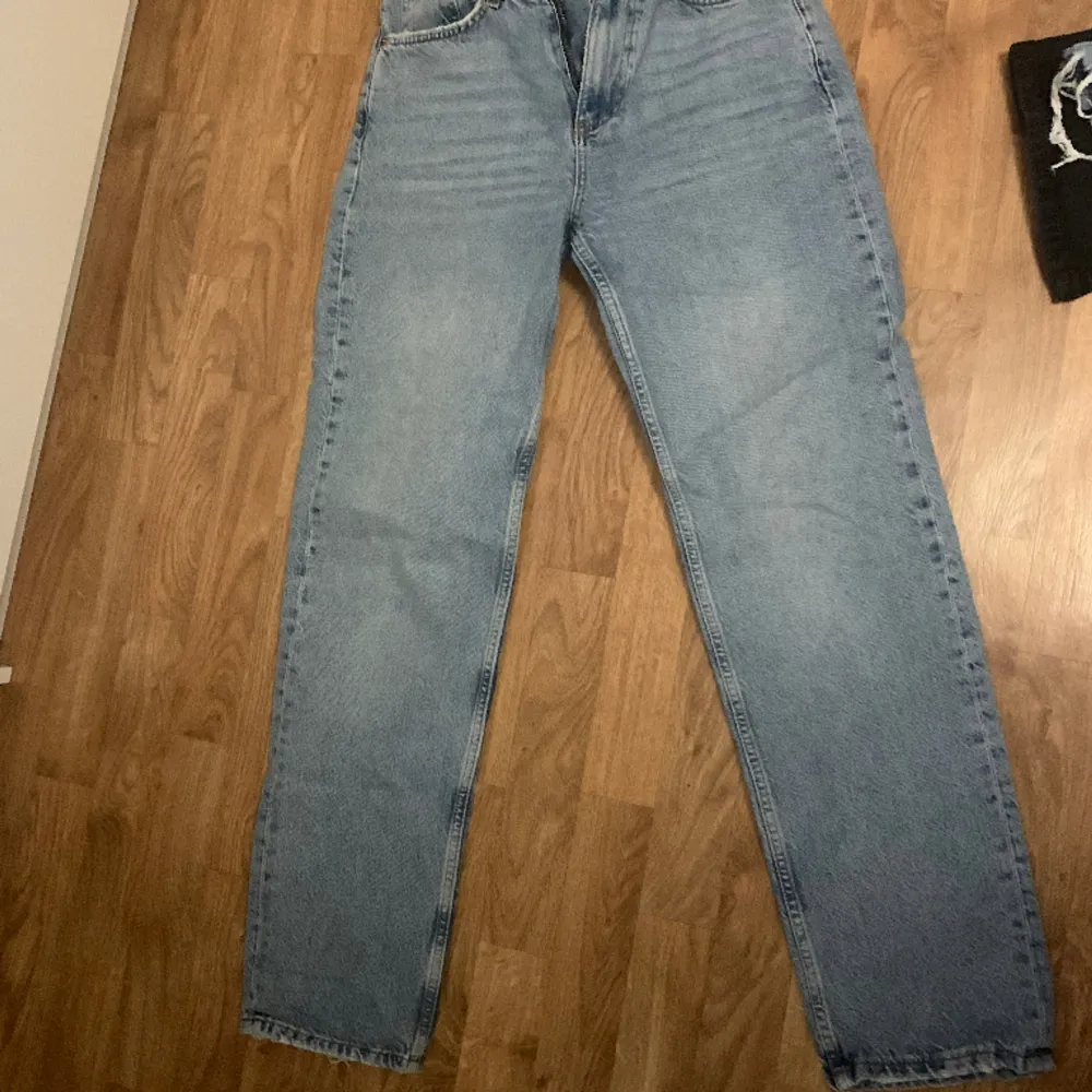 3 olika jeans från olika märken aldrig använt dem från storlek 34-32. Jeans & Byxor.